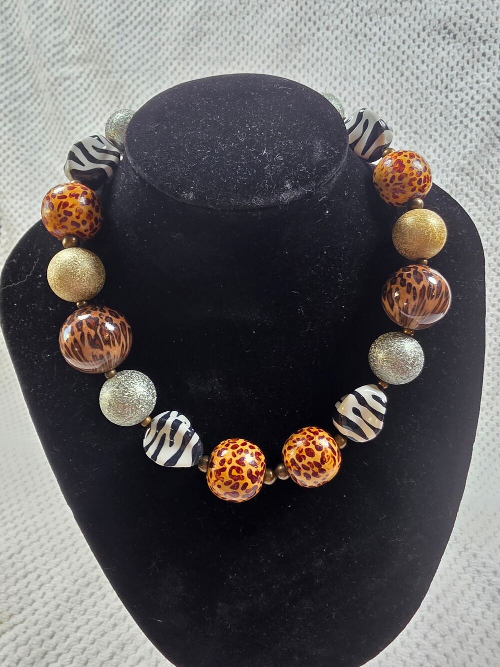 Girls Chunky Bubblegum Necklace 16" / Animal Print